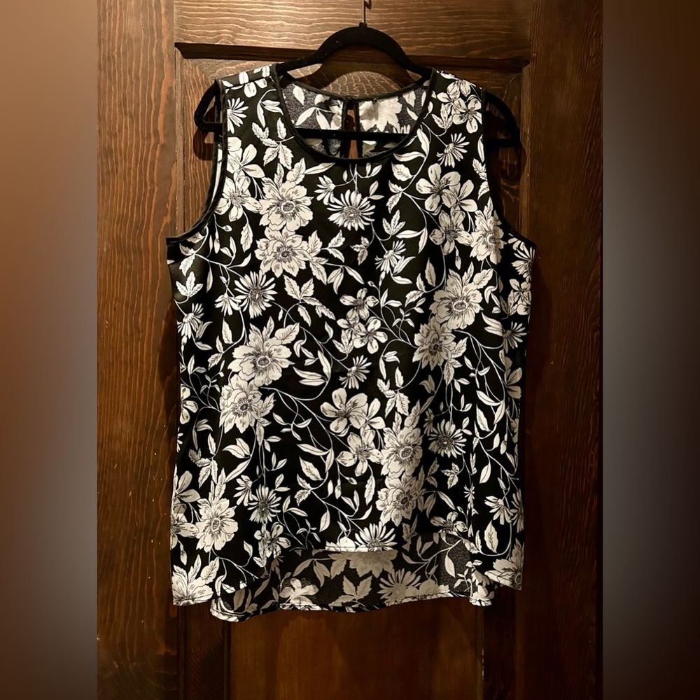 Hi-Low Sleeveless Top